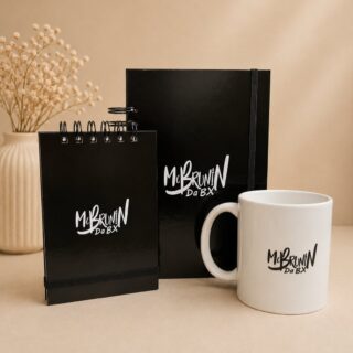 ✨ Organização, inspiração e aquele toque especial que faz toda diferença no dia a dia!

Nosso kit personalizado contém:
🗓️ Agenda
📝 Bloco de anotações
☕ Caneca

Perfeito para presentear ou deixar sua rotina ainda mais linda e cheia de personalidade 💖

Porque os detalhes transformam momentos simples em algo especial ✨

#papelariapersonalizada #kitpersonalizado #agendapersonalizada #canecapersonalizada