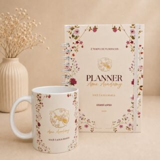 ✨ Para a empreendedora que transforma sonhos em metas e metas em conquistas 💖

Nosso kit personalizado com planner + caneca foi pensado para deixar sua rotina mais organizada, produtiva e cheia de inspiração ☕📝

Porque empreender fica ainda melhor quando cada detalhe combina com você ✨

Marque aquela empreendedora que iria amar esse kit 💕

#plannerpersonalizado #empreendedora #canecapersonalizada #papelariapersonalizada