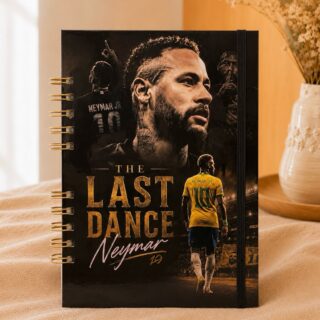 Tem encomenda saindo por aqui! ⚽📚

Esse caderno personalizado foi produzido especialmente para uma cliente apaixonada pelo Neymar. 💙 Cada detalhe foi pensado para deixar o material com a personalidade de quem vai usar.

Aqui, sua ideia ganha vida! Personalizamos do seu jeito, com o tema que você ama. ✨

📩 Faça sua encomenda pelo direct ou WhatsApp e tenha um caderno exclusivo só seu!